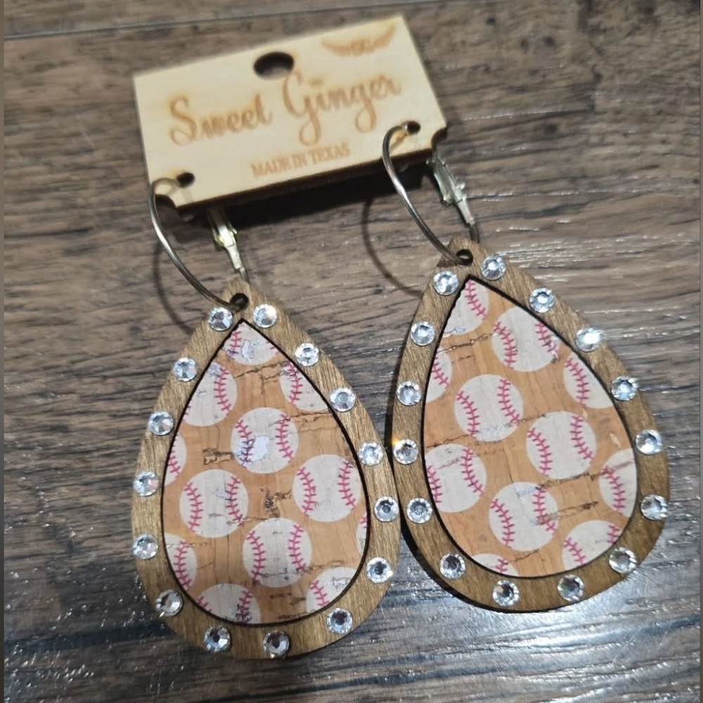 New 🔥 Sweet Ginger wooden earrings